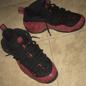 NIKE FOAMPOSITE CRIMSON BLACKBRIGHTS